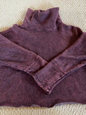 Beau Jours Small Oversize Crop Turtleneck Sweatshirt Dusty Pink Purple
